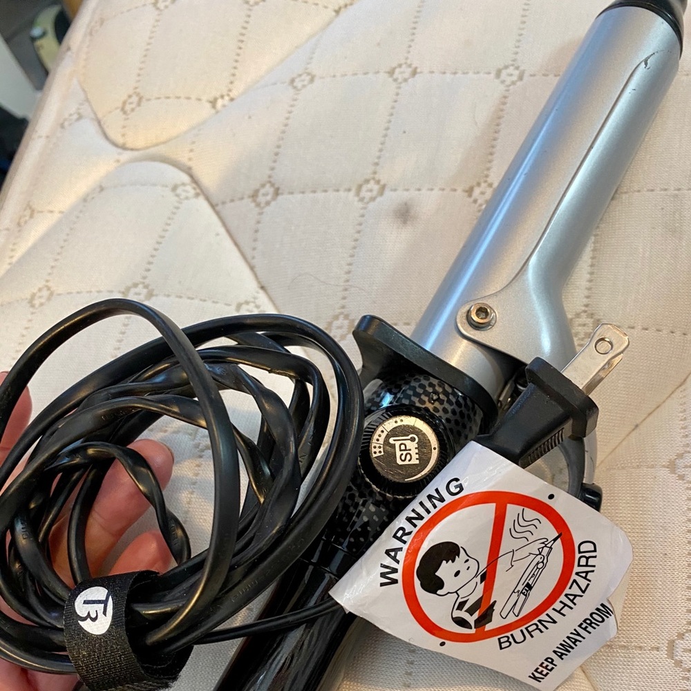 T3 Twirl Micro Curling Iron 1.25 Model 73577